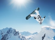 九游中国-绿茵场外的统治，当德国队鏖战法国队，安赛龙在另一个赛场书写传奇