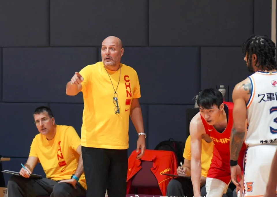 教练战术高明，率领球队一路高歌猛进的简单介绍