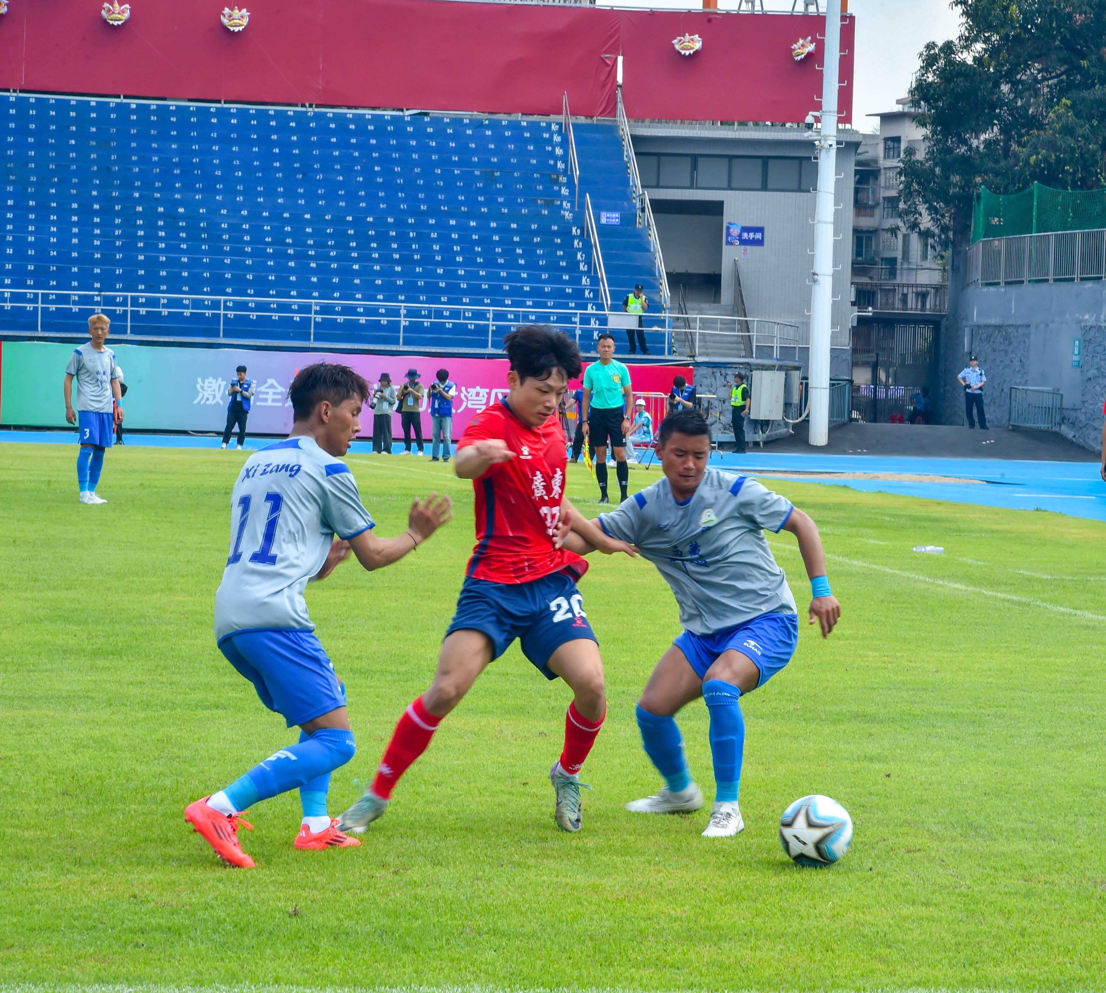 足球赛事激发民众热爱足球热情的简单介绍