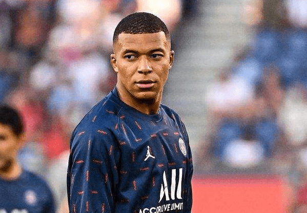 夸雷斯马弧线球绝杀，皇马豪取三分