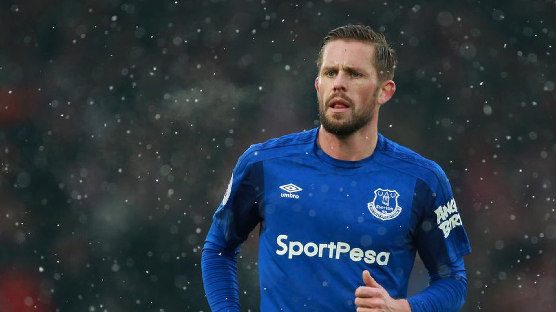 战术革命与英雄主义，土耳其一波流带走哥伦比亚，莱万化身关键先生