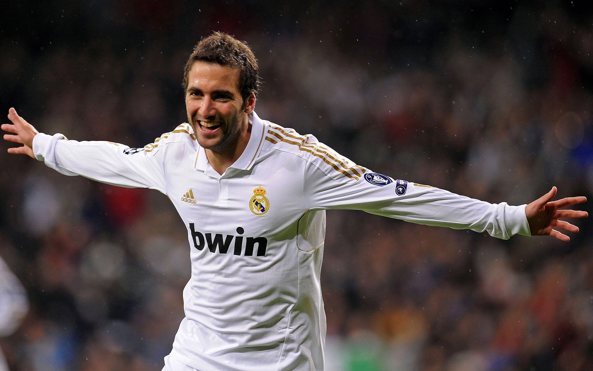 绿茵场上的双重变奏，国际米兰险胜马里，维尼修斯完成自我救赎