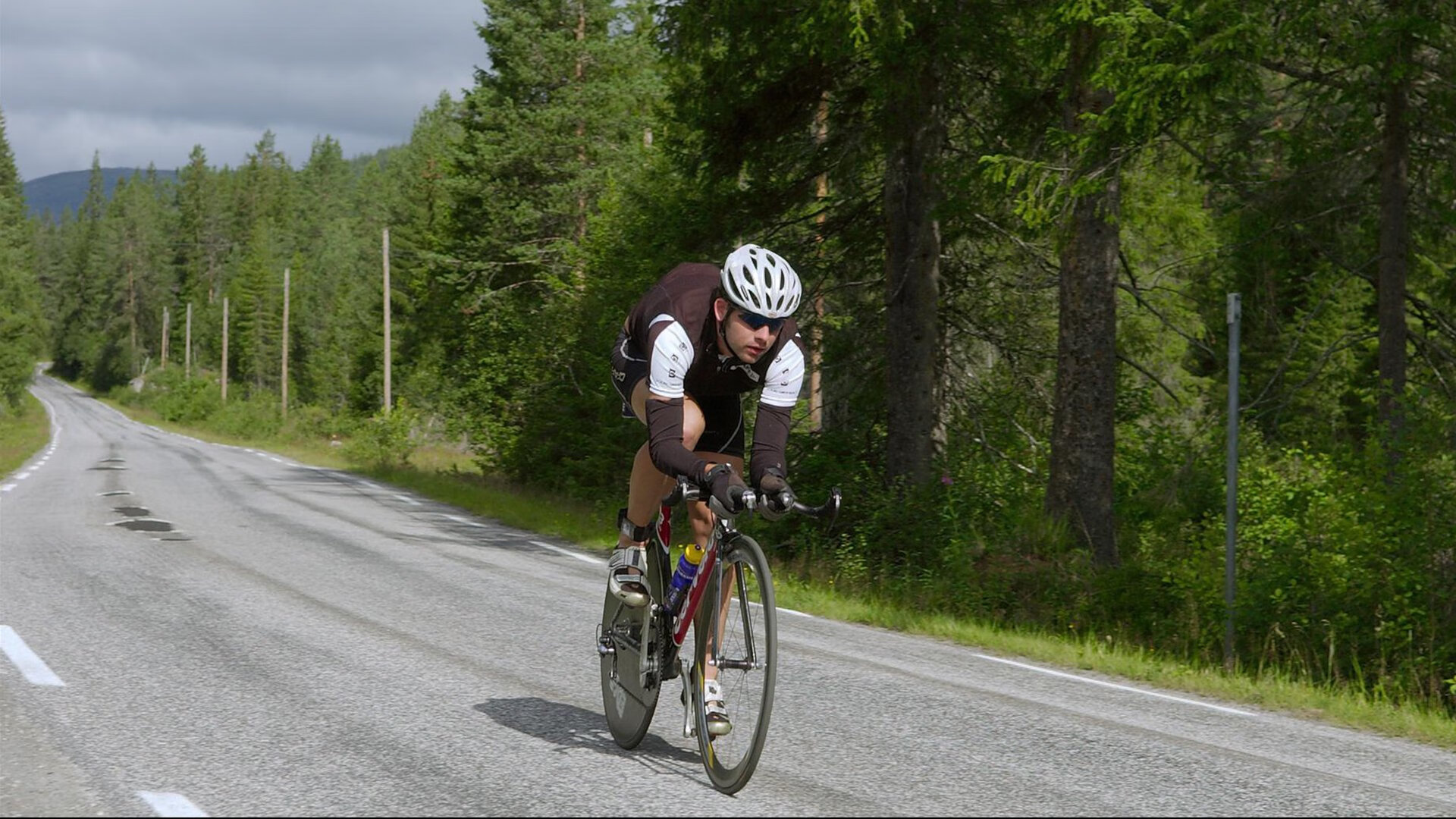 洪都拉斯对阵尤文,当足球成为世界的隐喻,格纳布里射穿的不只是球门